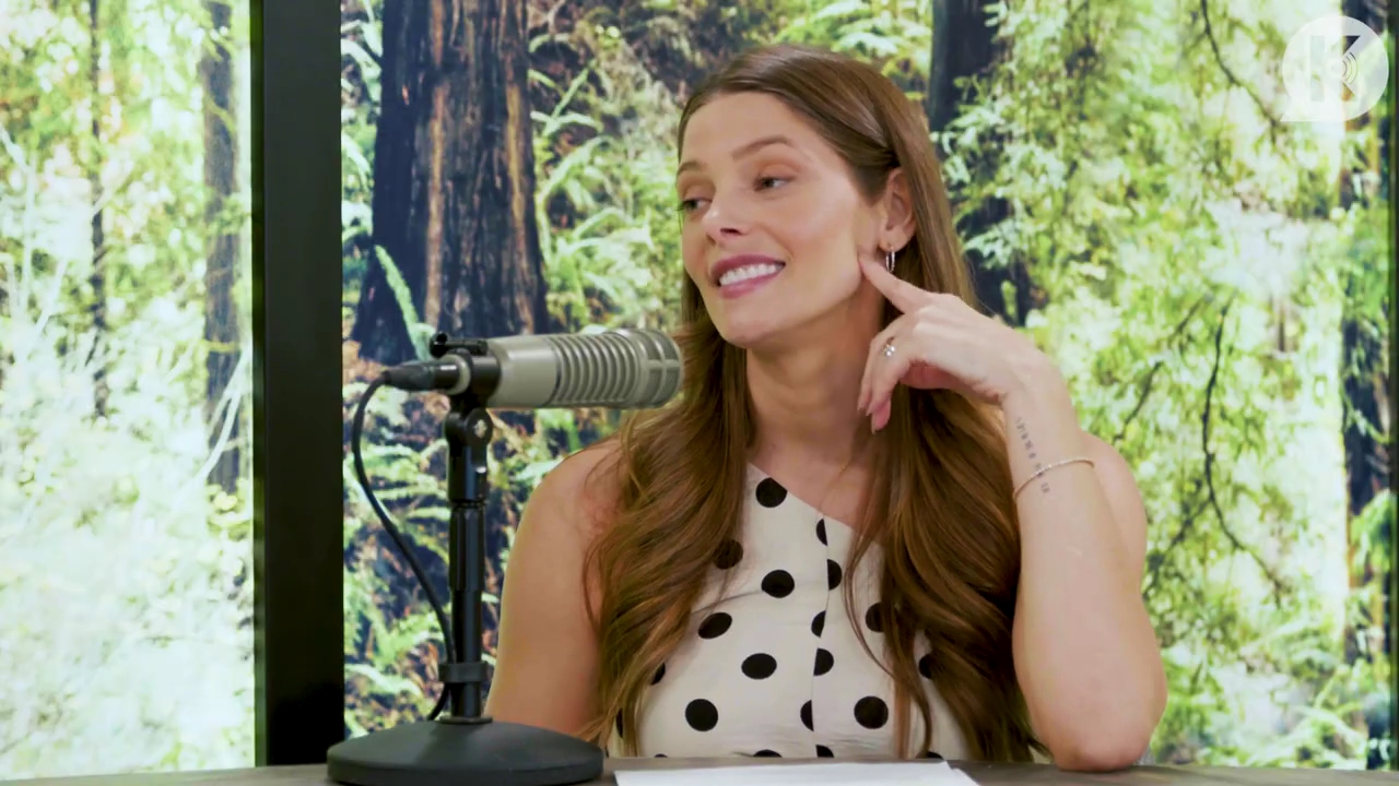 Ashley-Greene-dot-nl_TheTwilightEffect-BreakingDawnPart2-RewatchPart2of3-0335.jpg
