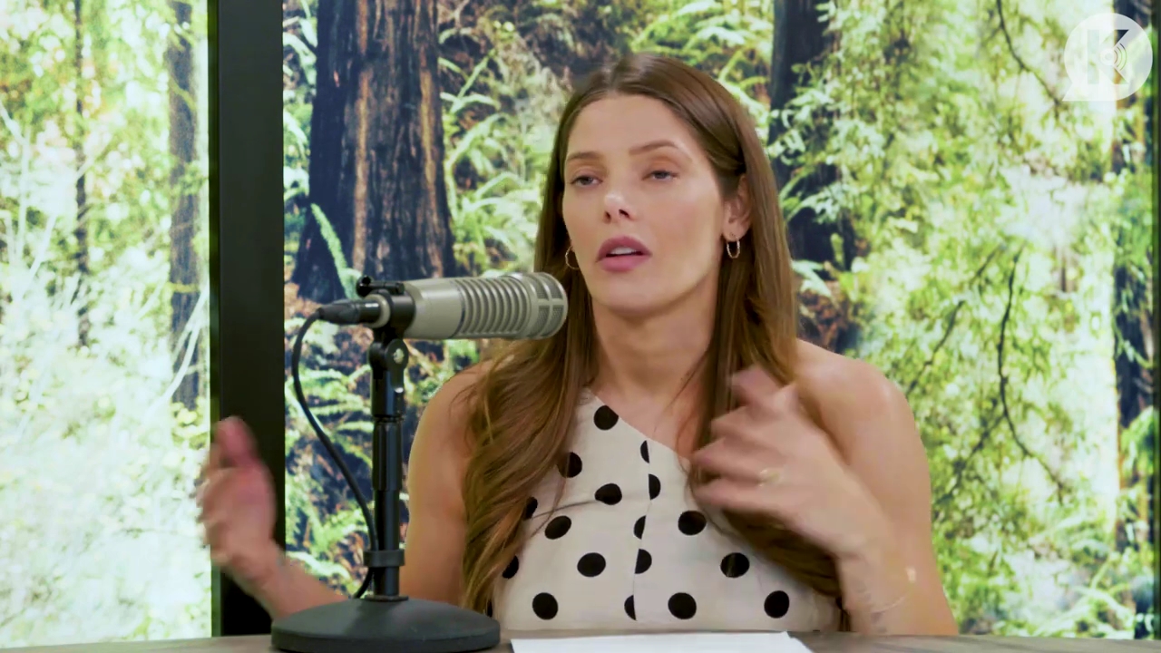 Ashley-Greene-dot-nl_TheTwilightEffect-BreakingDawnPart2-RewatchPart2of3-0376.jpg