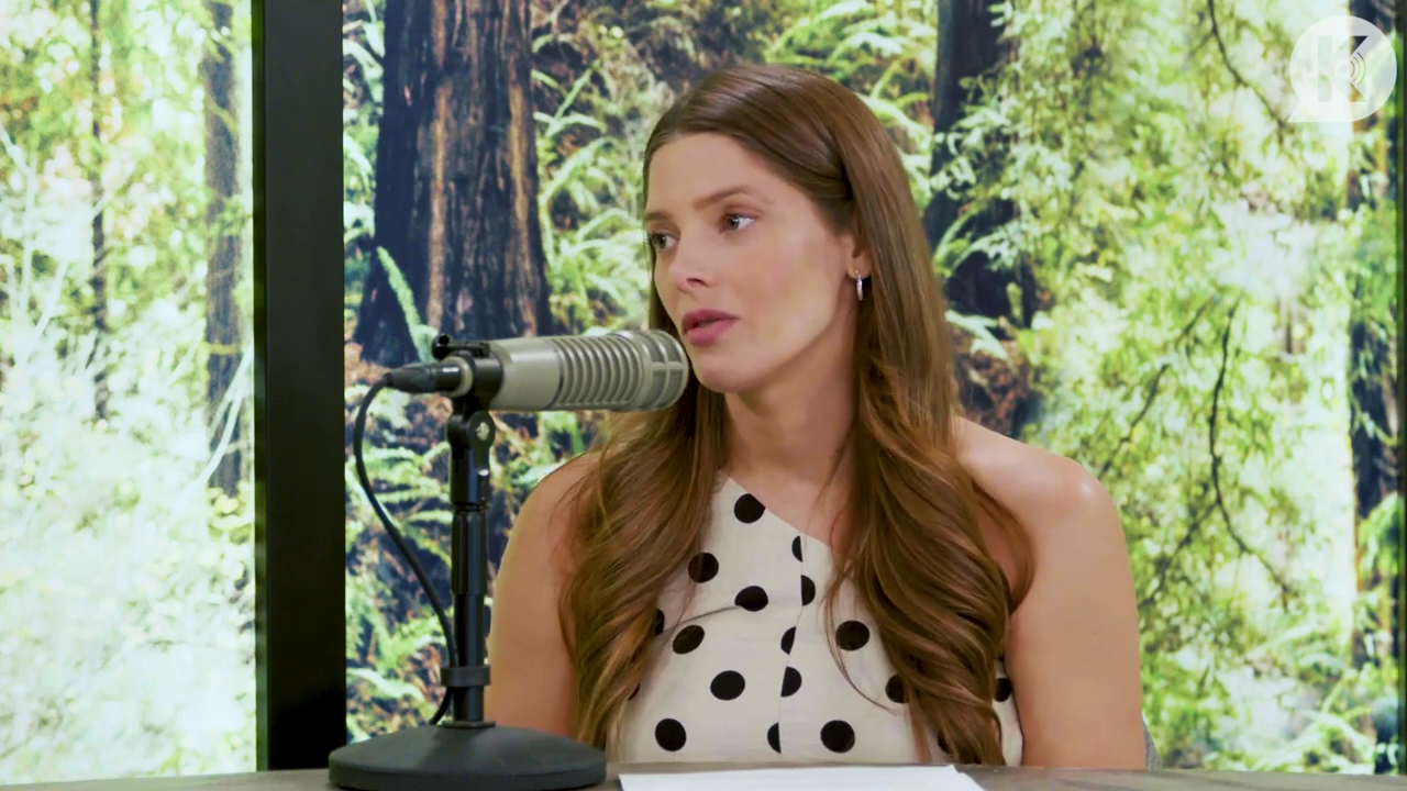 Ashley-Greene-dot-nl_TheTwilightEffect-BreakingDawnPart2-RewatchPart2of3-0378.jpg