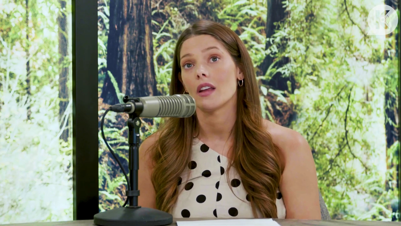 Ashley-Greene-dot-nl_TheTwilightEffect-BreakingDawnPart2-RewatchPart2of3-0385.jpg