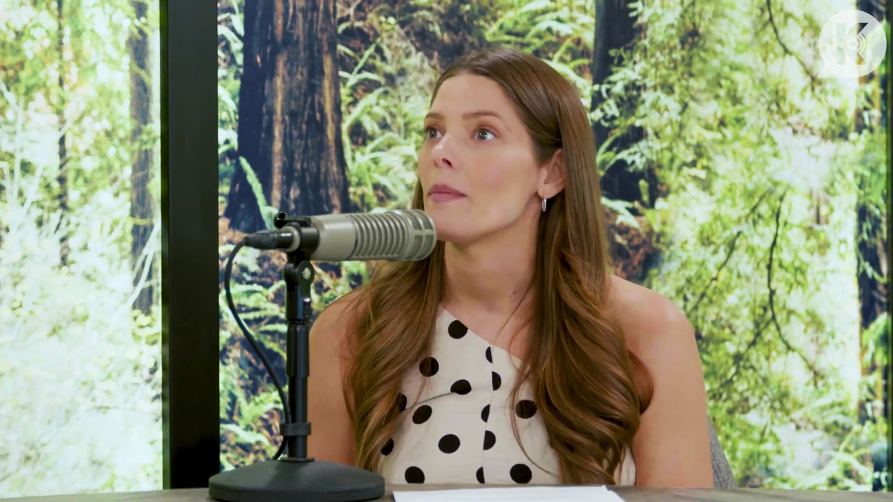 Ashley-Greene-dot-nl_TheTwilightEffect-BreakingDawnPart2-RewatchPart2of3-0387.jpg
