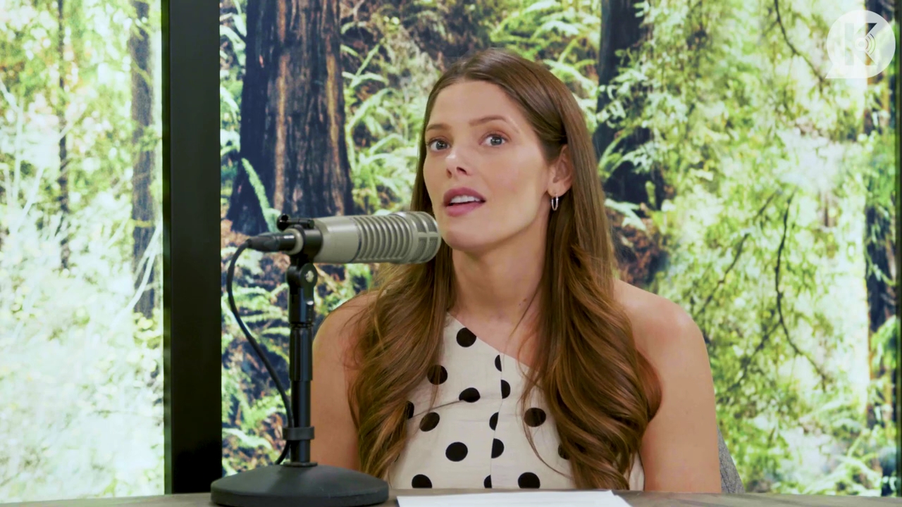 Ashley-Greene-dot-nl_TheTwilightEffect-BreakingDawnPart2-RewatchPart2of3-0388.jpg