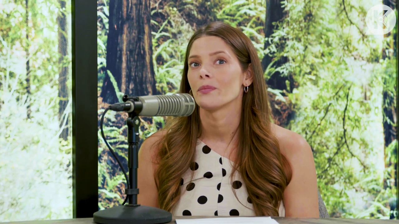 Ashley-Greene-dot-nl_TheTwilightEffect-BreakingDawnPart2-RewatchPart2of3-0389.jpg