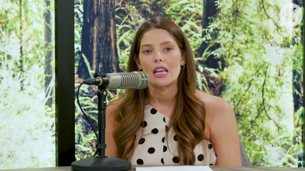 Ashley-Greene-dot-nl_TheTwilightEffect-BreakingDawnPart2-RewatchPart2of3-0398.jpg