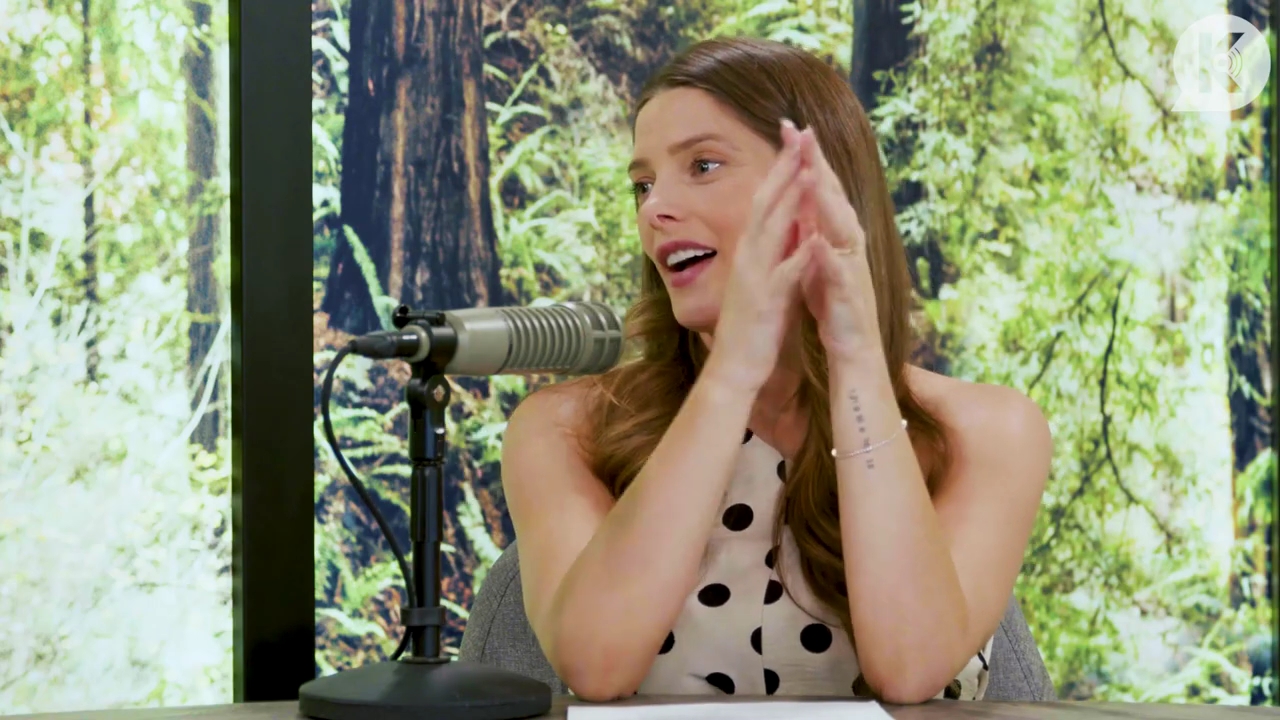 Ashley-Greene-dot-nl_TheTwilightEffect-BreakingDawnPart2-RewatchPart2of3-0530.jpg Ashley-Greene-dot-nl_TheTwilightEffect-BreakingDawnPart2-RewatchPart2of3-0530.jpg