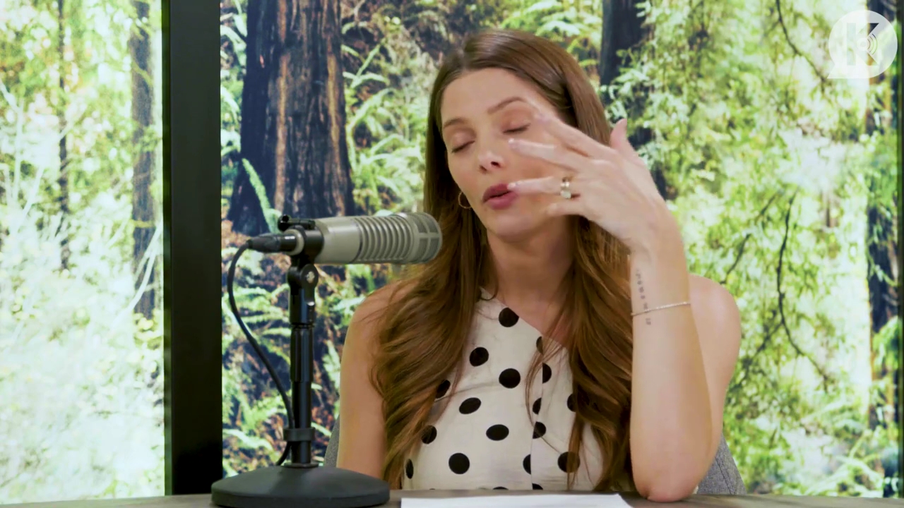 Ashley-Greene-dot-nl_TheTwilightEffect-BreakingDawnPart2-RewatchPart2of3-0546.jpg