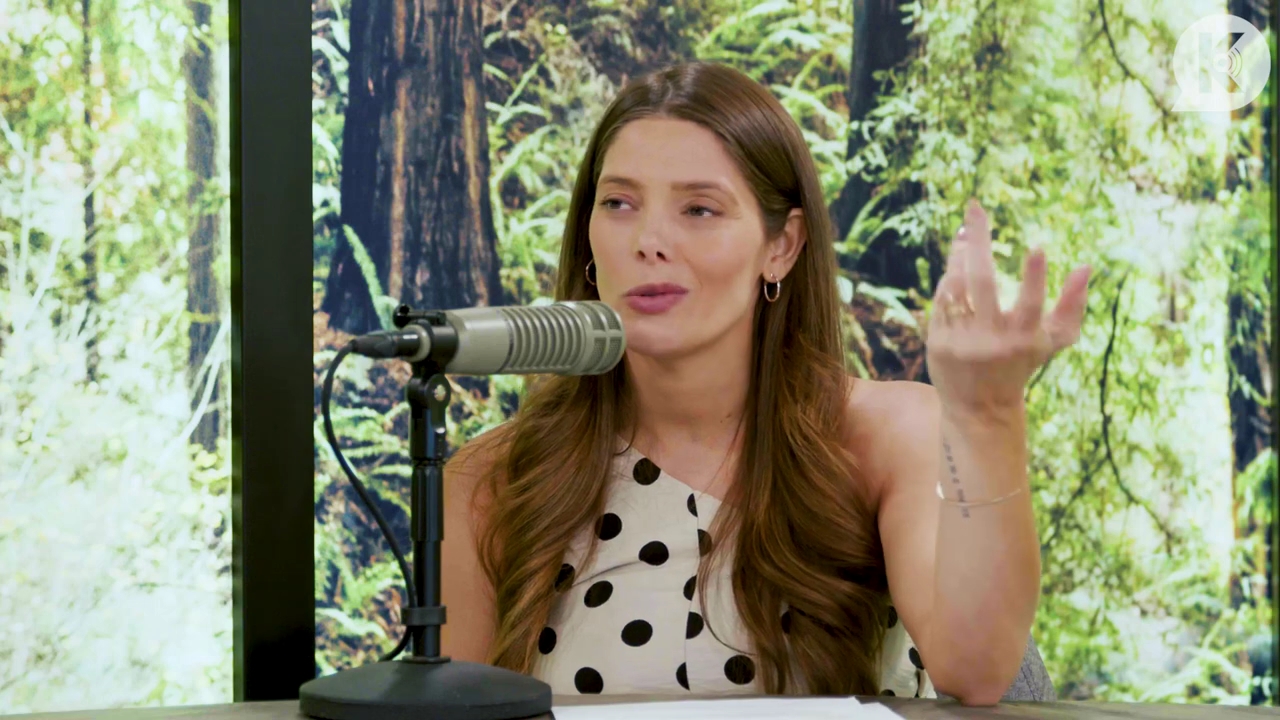 Ashley-Greene-dot-nl_TheTwilightEffect-BreakingDawnPart2-RewatchPart2of3-0701.jpg