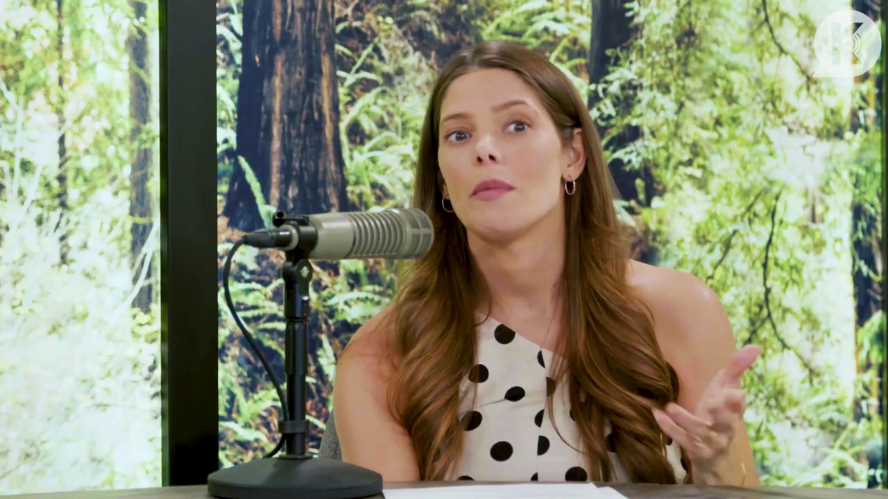 Ashley-Greene-dot-nl_TheTwilightEffect-BreakingDawnPart2-RewatchPart2of3-0705.jpg