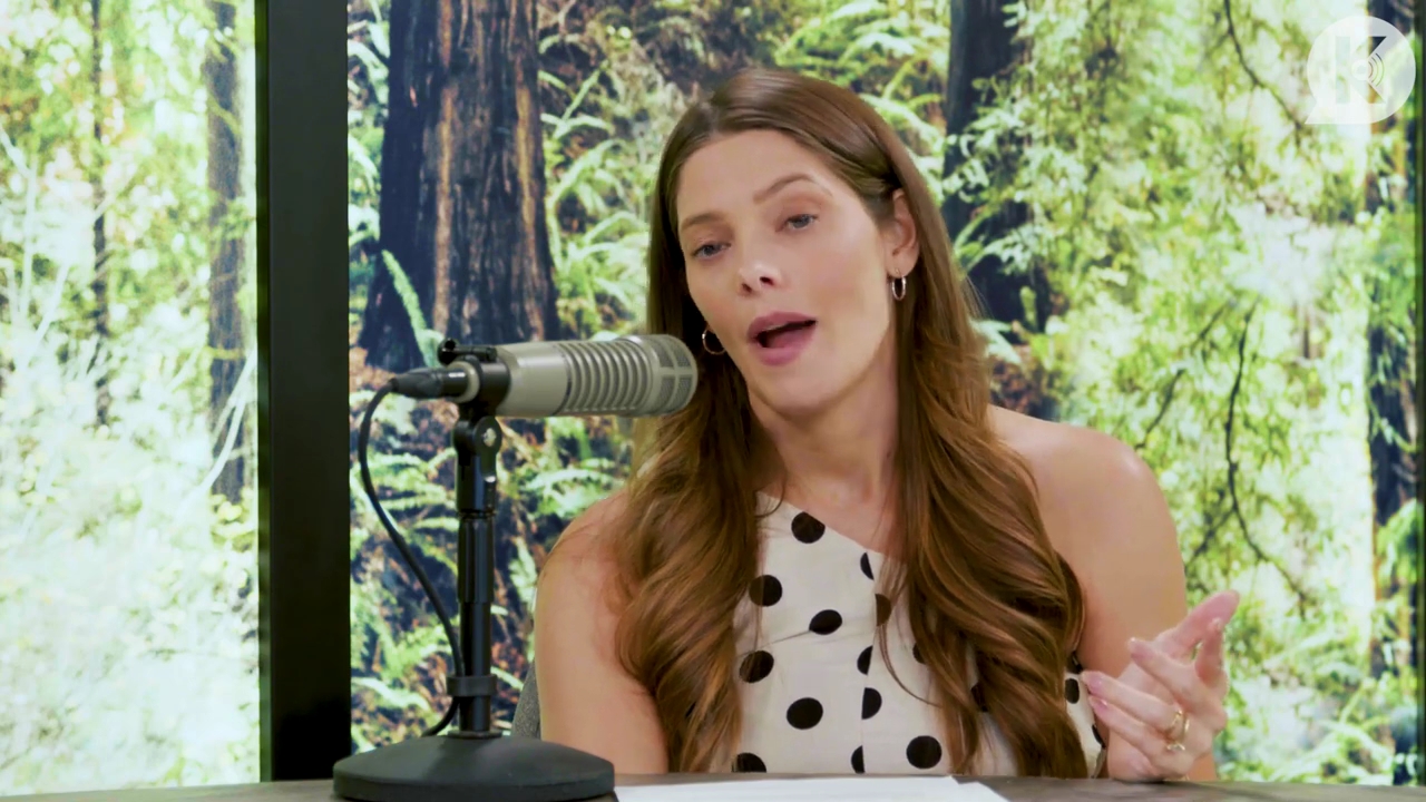 Ashley-Greene-dot-nl_TheTwilightEffect-BreakingDawnPart2-RewatchPart2of3-0707.jpg