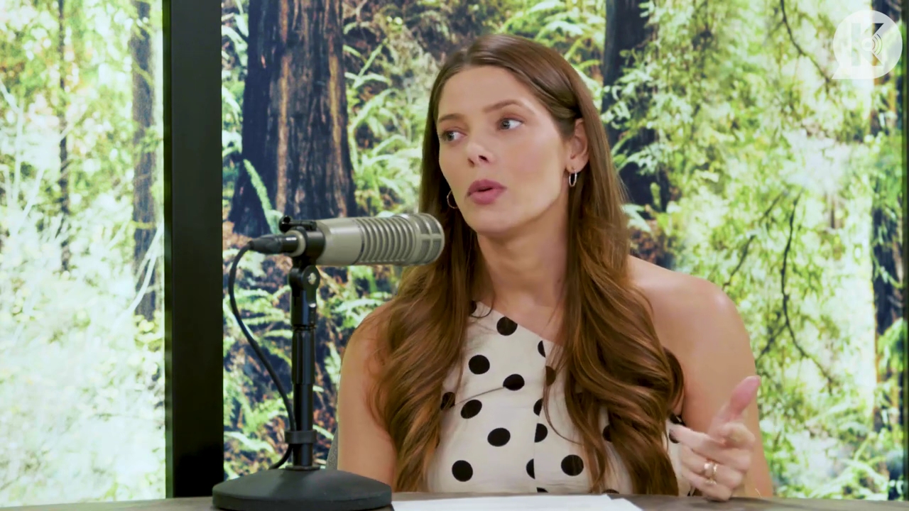 Ashley-Greene-dot-nl_TheTwilightEffect-BreakingDawnPart2-RewatchPart2of3-0708.jpg