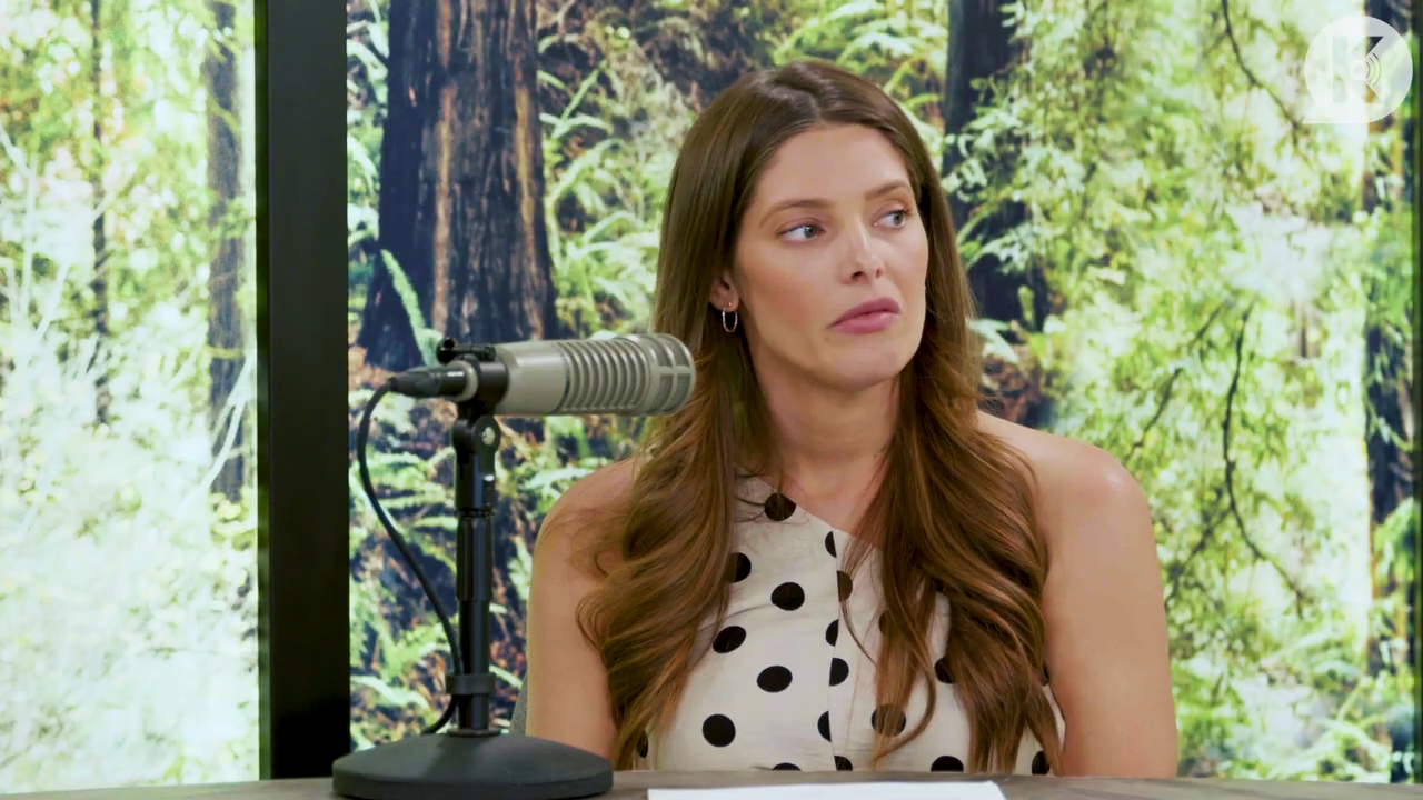 Ashley-Greene-dot-nl_TheTwilightEffect-BreakingDawnPart2-RewatchPart2of3-0781.jpg
