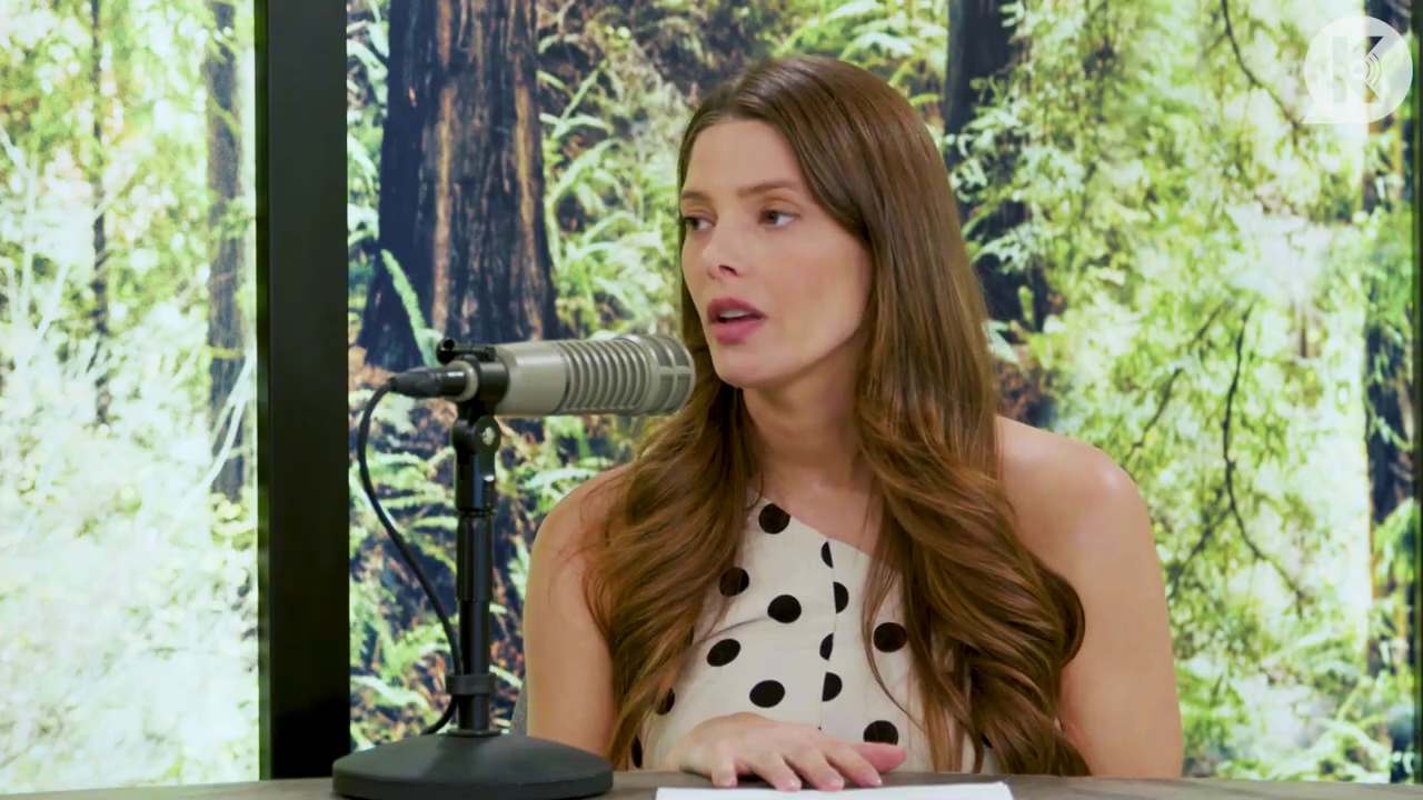 Ashley-Greene-dot-nl_TheTwilightEffect-BreakingDawnPart2-RewatchPart2of3-0809.jpg
