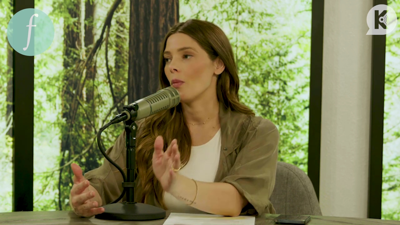Ashley-Greene-dot-nl_TheTwilightEffect-BreakingDawnPart2-RewatchPart2of3-0880.jpg