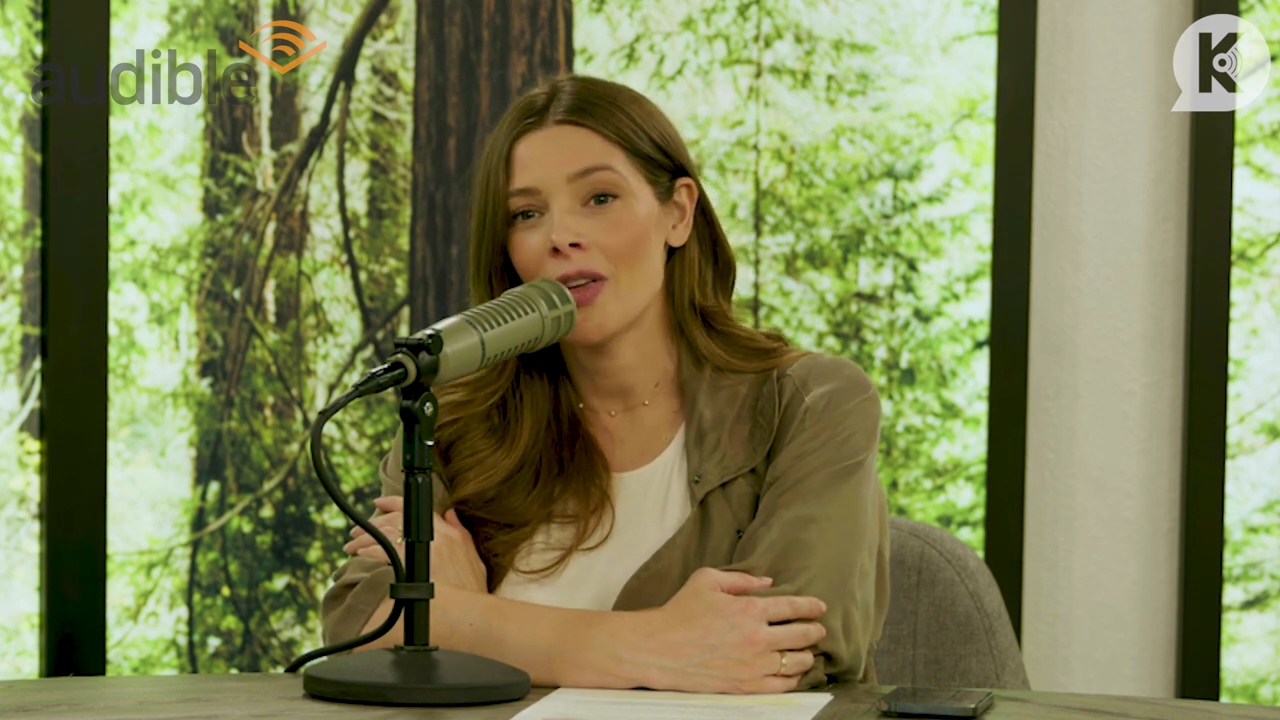Ashley-Greene-dot-nl_TheTwilightEffect-BreakingDawnPart2-RewatchPart2of3-0984.jpg