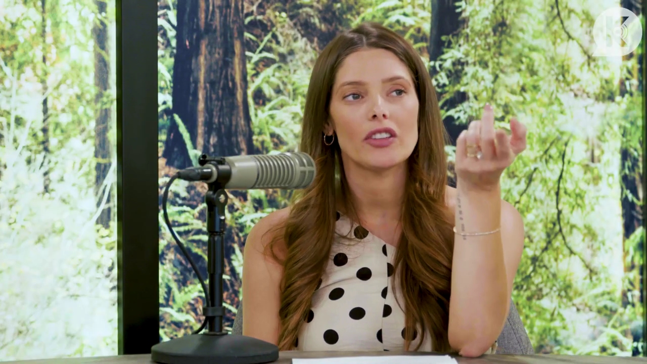 Ashley-Greene-dot-nl_TheTwilightEffect-BreakingDawnPart2-RewatchPart2of3-1114.jpg