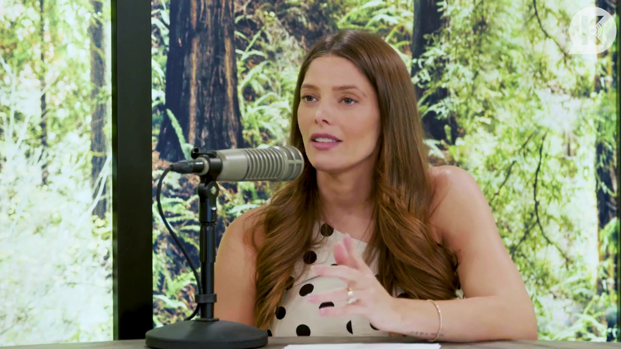 Ashley-Greene-dot-nl_TheTwilightEffect-BreakingDawnPart2-RewatchPart2of3-1226.jpg Ashley-Greene-dot-nl_TheTwilightEffect-BreakingDawnPart2-RewatchPart2of3-1226.jpg