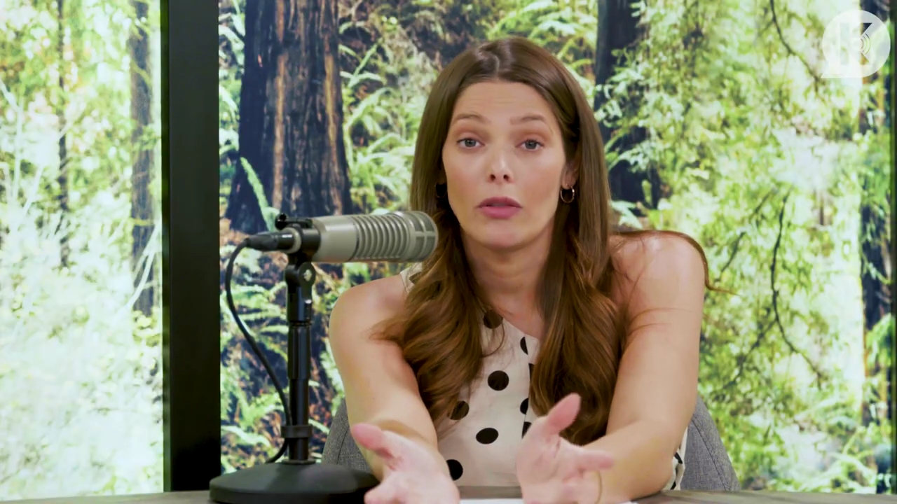 Ashley-Greene-dot-nl_TheTwilightEffect-BreakingDawnPart2-RewatchPart2of3-1387.jpg