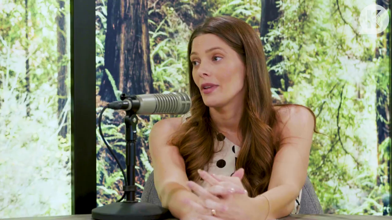Ashley-Greene-dot-nl_TheTwilightEffect-BreakingDawnPart2-RewatchPart2of3-1390.jpg