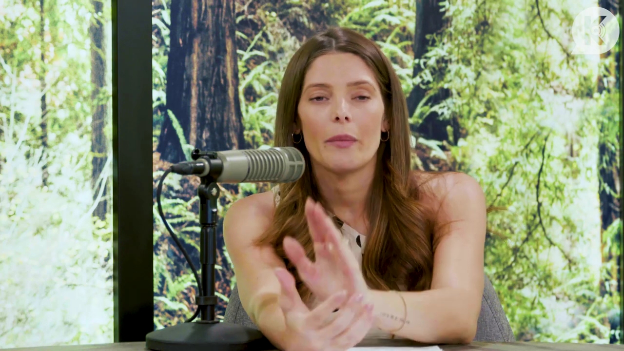 Ashley-Greene-dot-nl_TheTwilightEffect-BreakingDawnPart2-RewatchPart2of3-1397.jpg