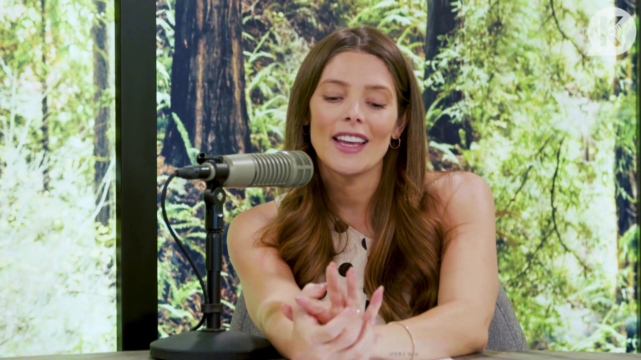 Ashley-Greene-dot-nl_TheTwilightEffect-BreakingDawnPart2-RewatchPart2of3-1400.jpg