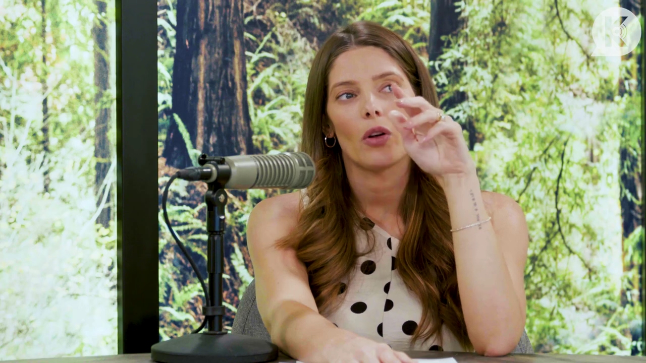 Ashley-Greene-dot-nl_TheTwilightEffect-BreakingDawnPart2-RewatchPart2of3-1430.jpg