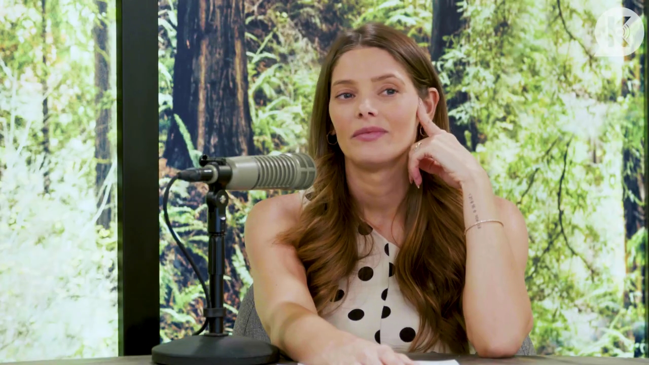 Ashley-Greene-dot-nl_TheTwilightEffect-BreakingDawnPart2-RewatchPart2of3-1436.jpg