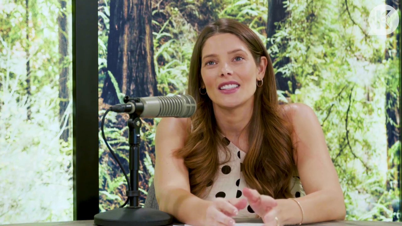 Ashley-Greene-dot-nl_TheTwilightEffect-BreakingDawnPart2-RewatchPart2of3-1452.jpg