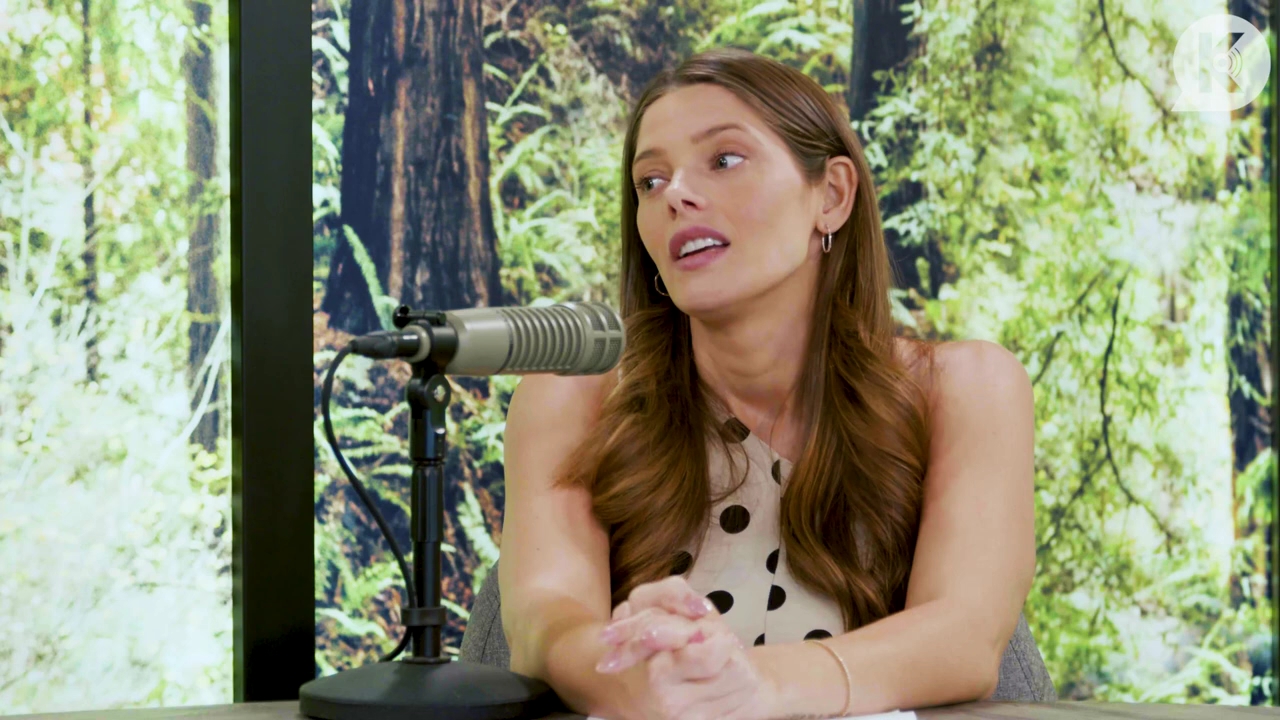 Ashley-Greene-dot-nl_TheTwilightEffect-BreakingDawnPart2-RewatchPart2of3-1488.jpg