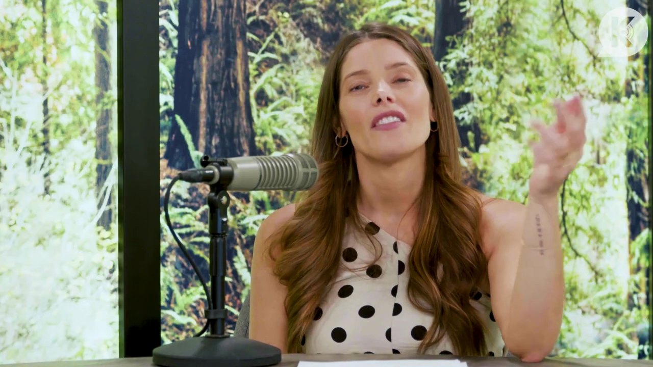 Ashley-Greene-dot-nl_TheTwilightEffect-BreakingDawnPart2-RewatchPart2of3-1564.jpg