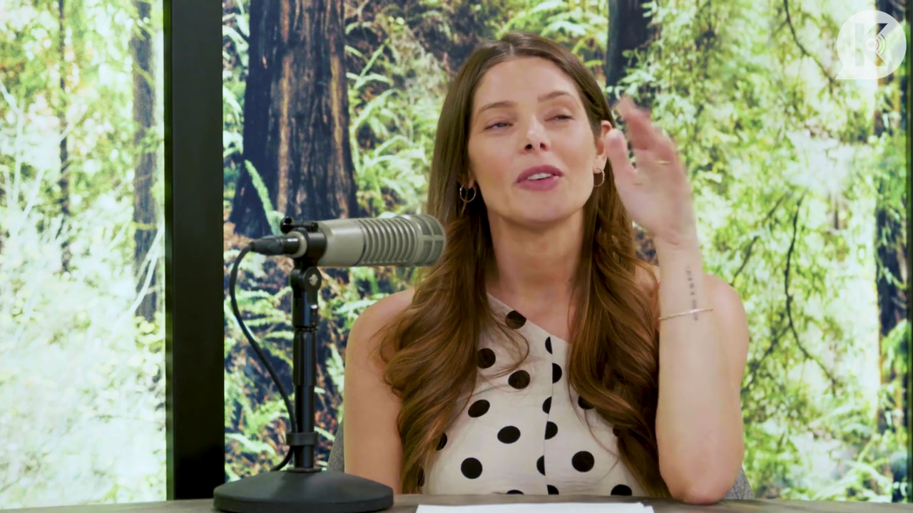 Ashley-Greene-dot-nl_TheTwilightEffect-BreakingDawnPart2-RewatchPart2of3-1582.jpg