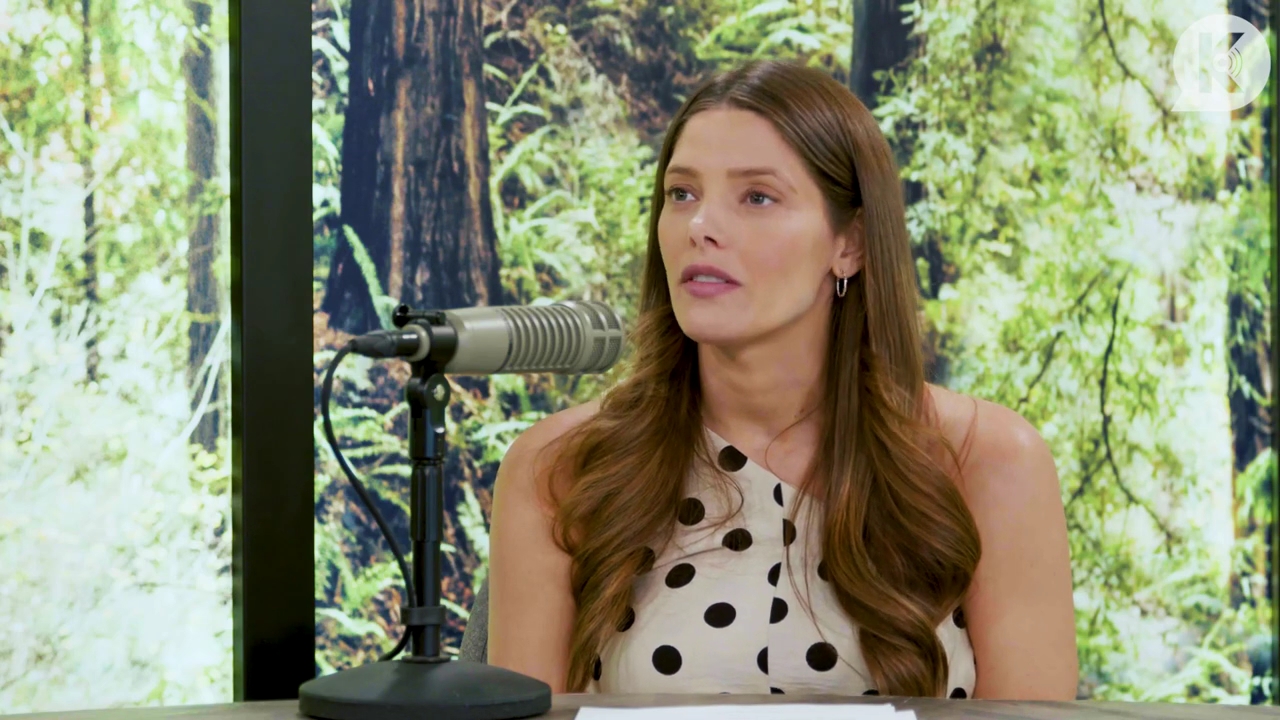 Ashley-Greene-dot-nl_TheTwilightEffect-BreakingDawnPart2-RewatchPart2of3-1636.jpg