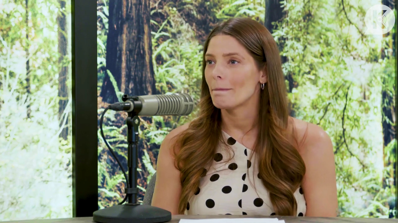 Ashley-Greene-dot-nl_TheTwilightEffect-BreakingDawnPart2-RewatchPart2of3-1637.jpg