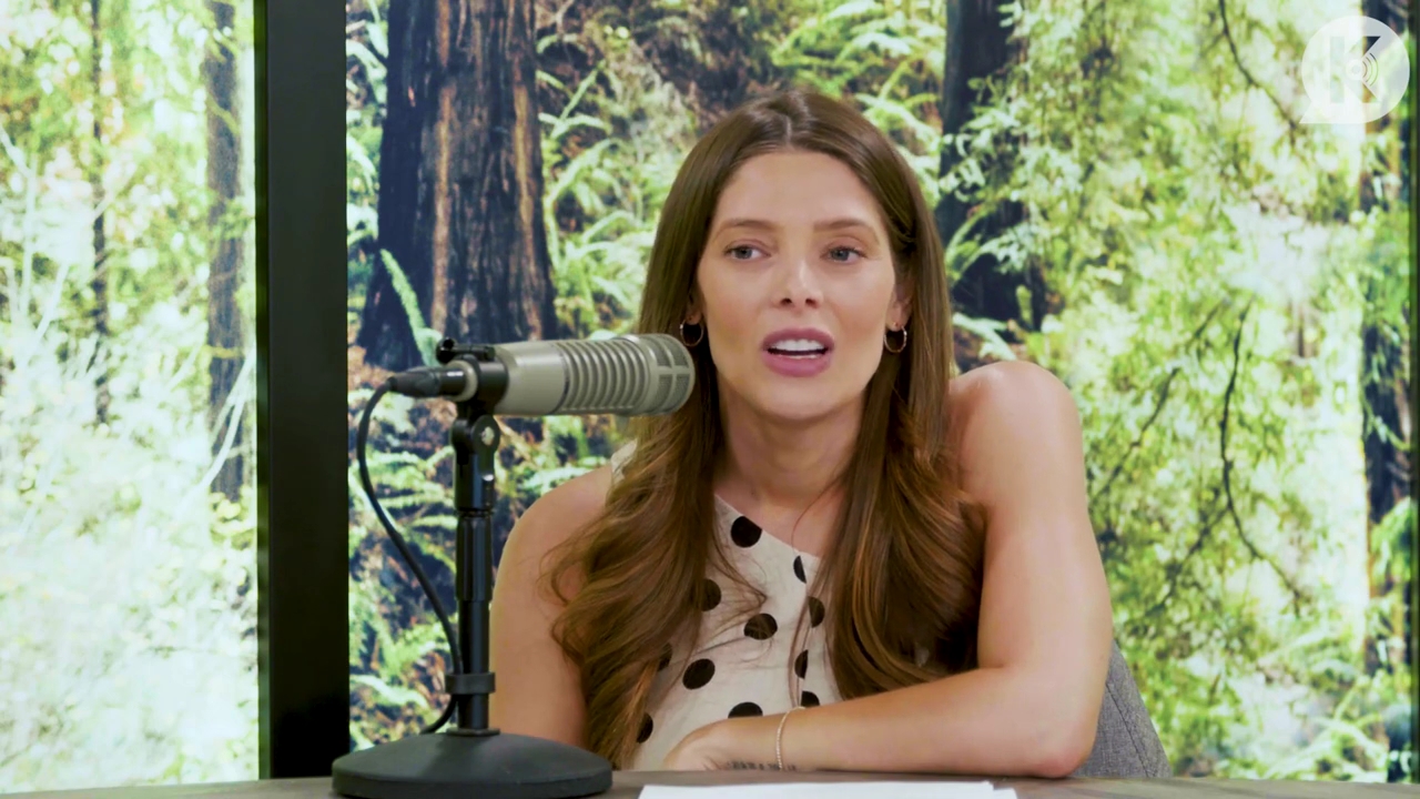 Ashley-Greene-dot-nl_TheTwilightEffect-BreakingDawnPart2-RewatchPart2of3-1675.jpg