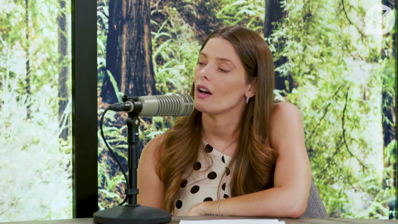 Ashley-Greene-dot-nl_TheTwilightEffect-BreakingDawnPart2-RewatchPart2of3-1677.jpg