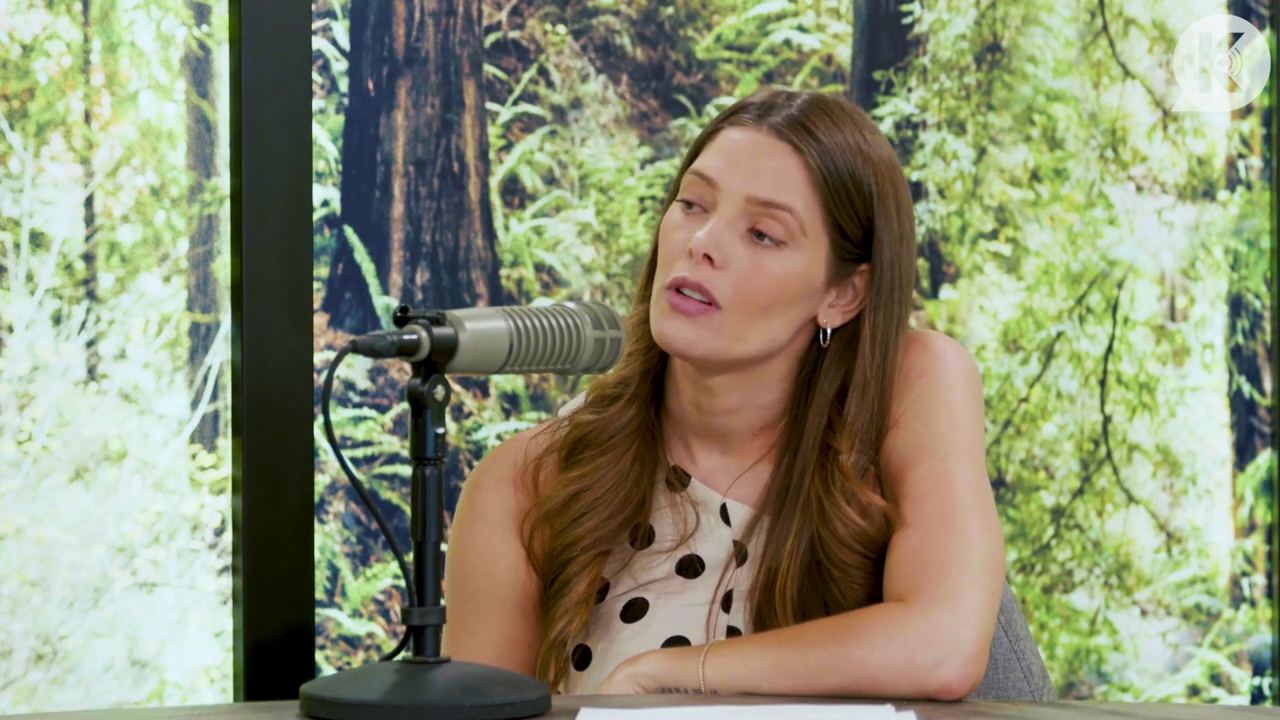 Ashley-Greene-dot-nl_TheTwilightEffect-BreakingDawnPart2-RewatchPart2of3-1678.jpg
