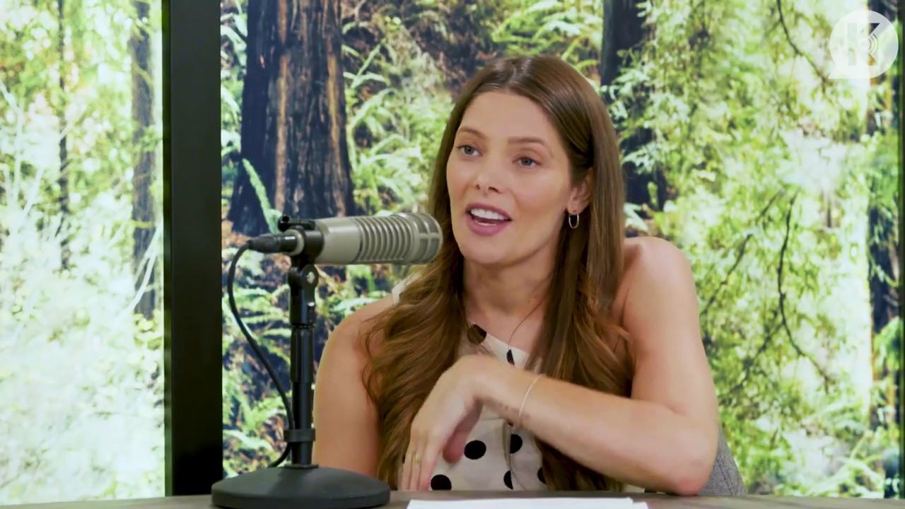 Ashley-Greene-dot-nl_TheTwilightEffect-BreakingDawnPart2-RewatchPart2of3-1681.jpg