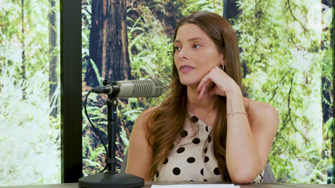 Ashley-Greene-dot-nl_TheTwilightEffect-BreakingDawnPart2-RewatchPart2of3-1692.jpg
