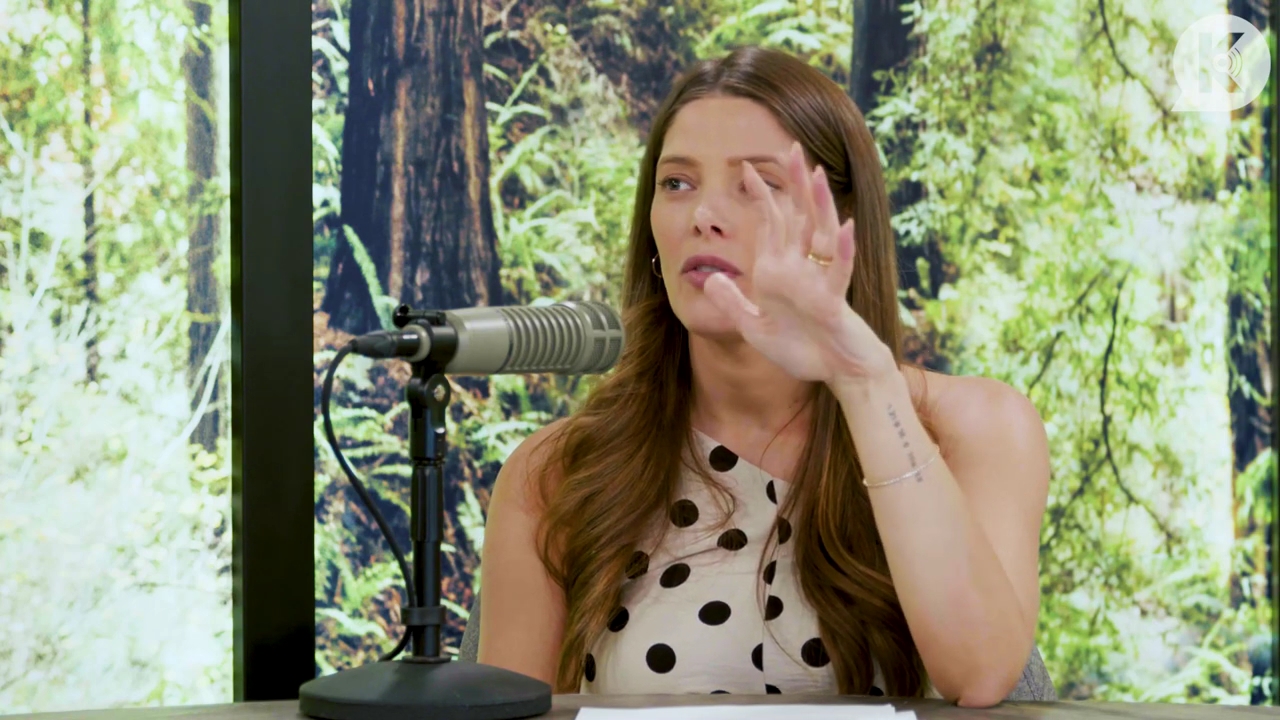 Ashley-Greene-dot-nl_TheTwilightEffect-BreakingDawnPart2-RewatchPart2of3-1707.jpg