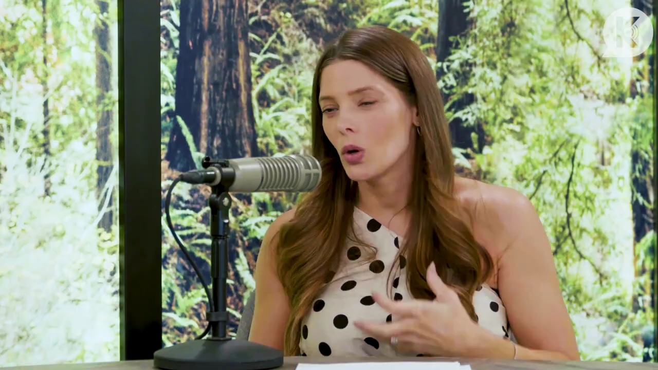 Ashley-Greene-dot-nl_TheTwilightEffect-BreakingDawnPart2-RewatchPart2of3-1713.jpg