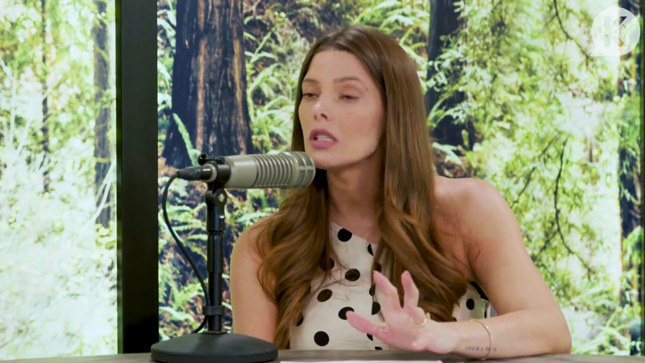 Ashley-Greene-dot-nl_TheTwilightEffect-BreakingDawnPart2-RewatchPart2of3-2002.jpg