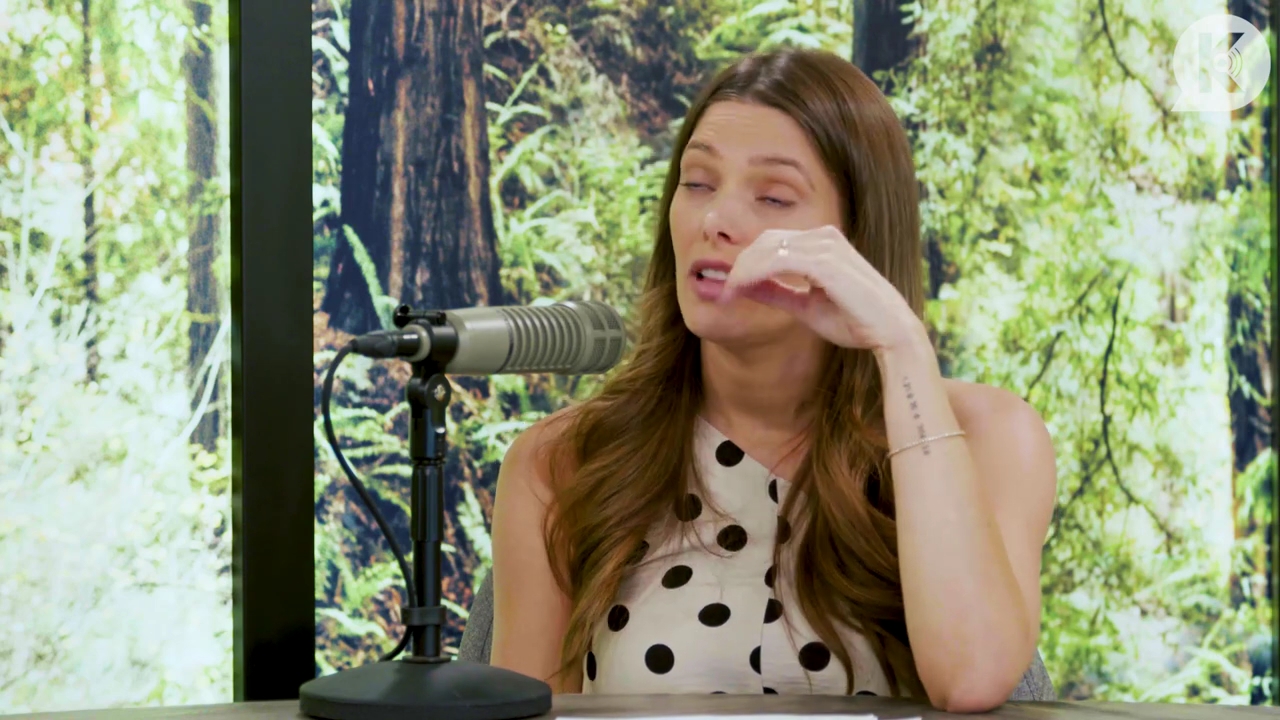 Ashley-Greene-dot-nl_TheTwilightEffect-BreakingDawnPart2-RewatchPart2of3-2037.jpg