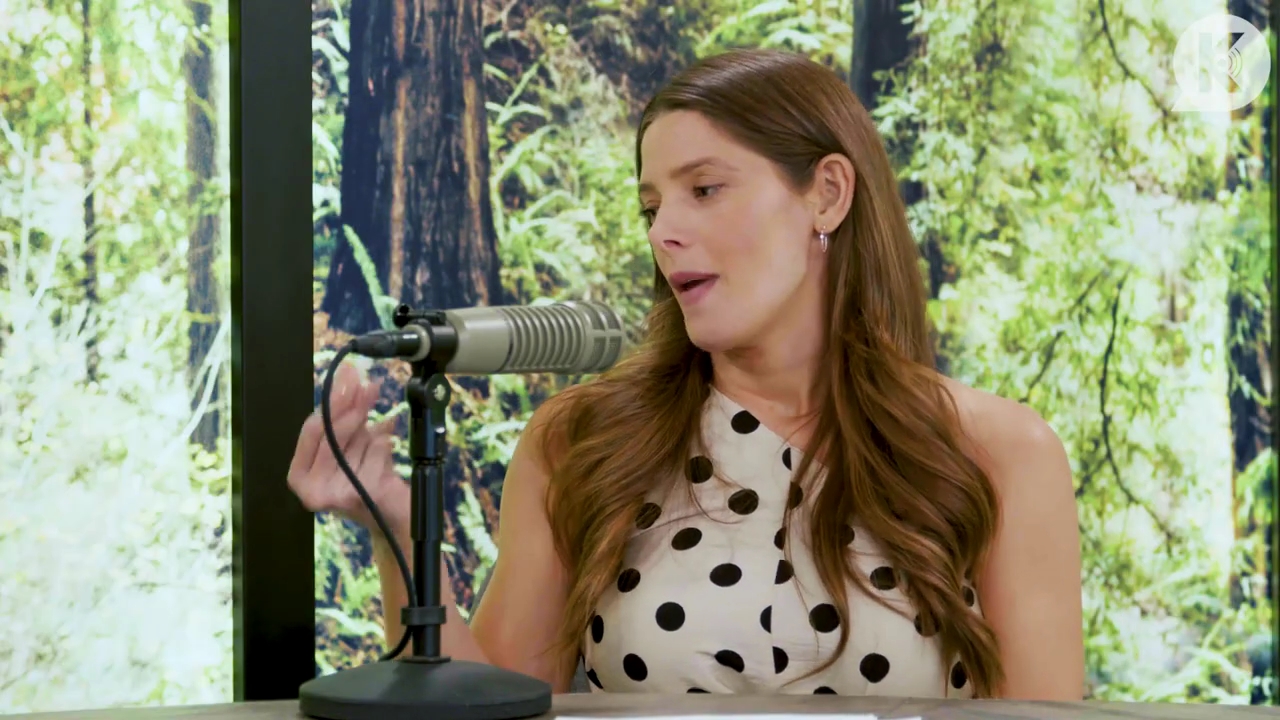 Ashley-Greene-dot-nl_TheTwilightEffect-BreakingDawnPart2-RewatchPart2of3-2049.jpg