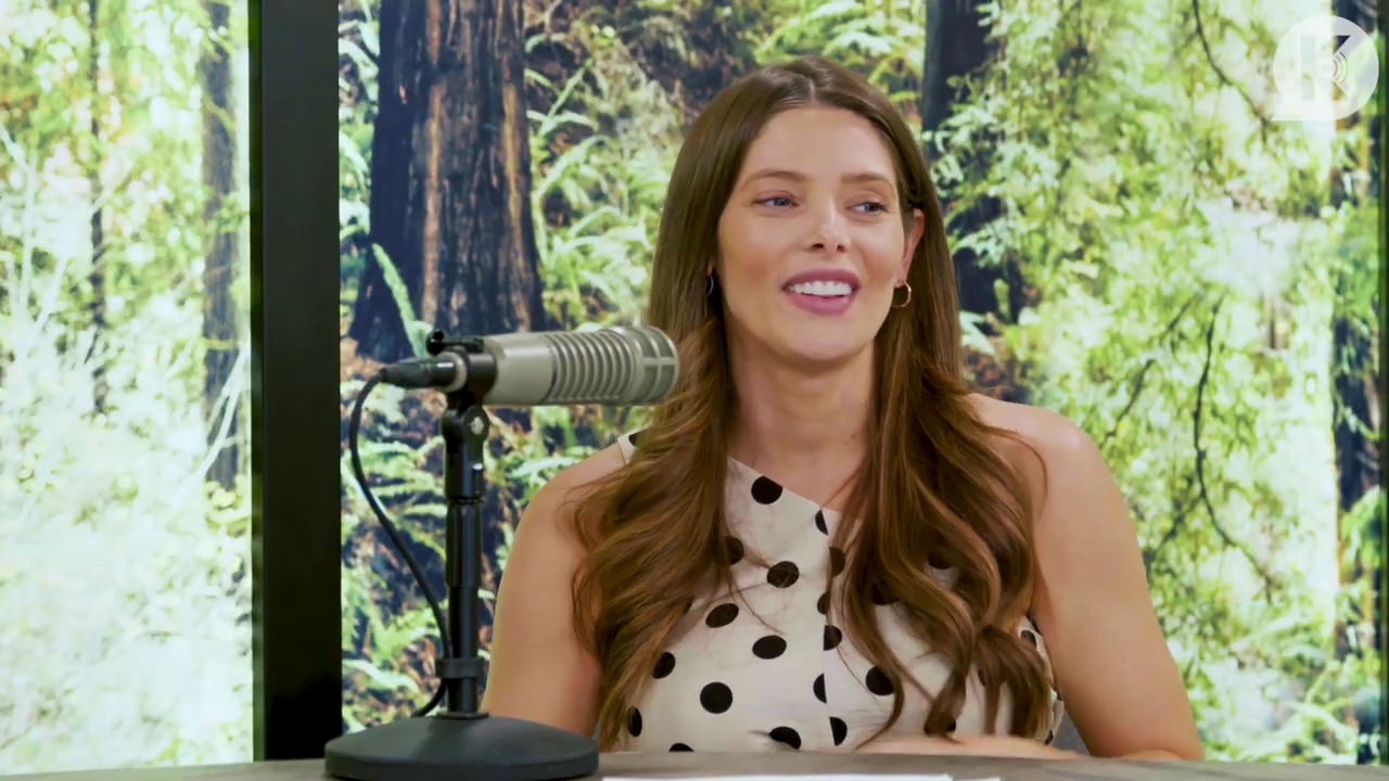 Ashley-Greene-dot-nl_TheTwilightEffect-BreakingDawnPart2-RewatchPart2of3-2106.jpg