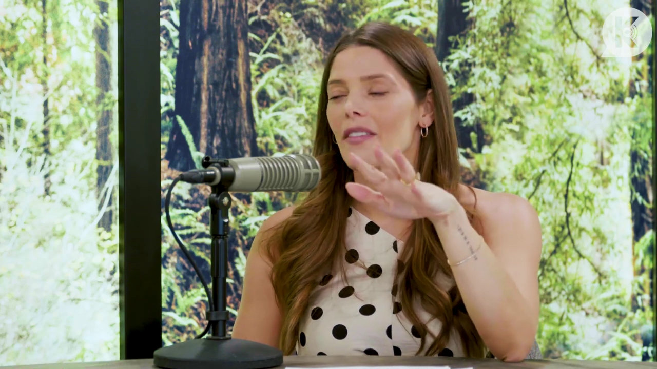 Ashley-Greene-dot-nl_TheTwilightEffect-BreakingDawnPart2-RewatchPart2of3-2116.jpg