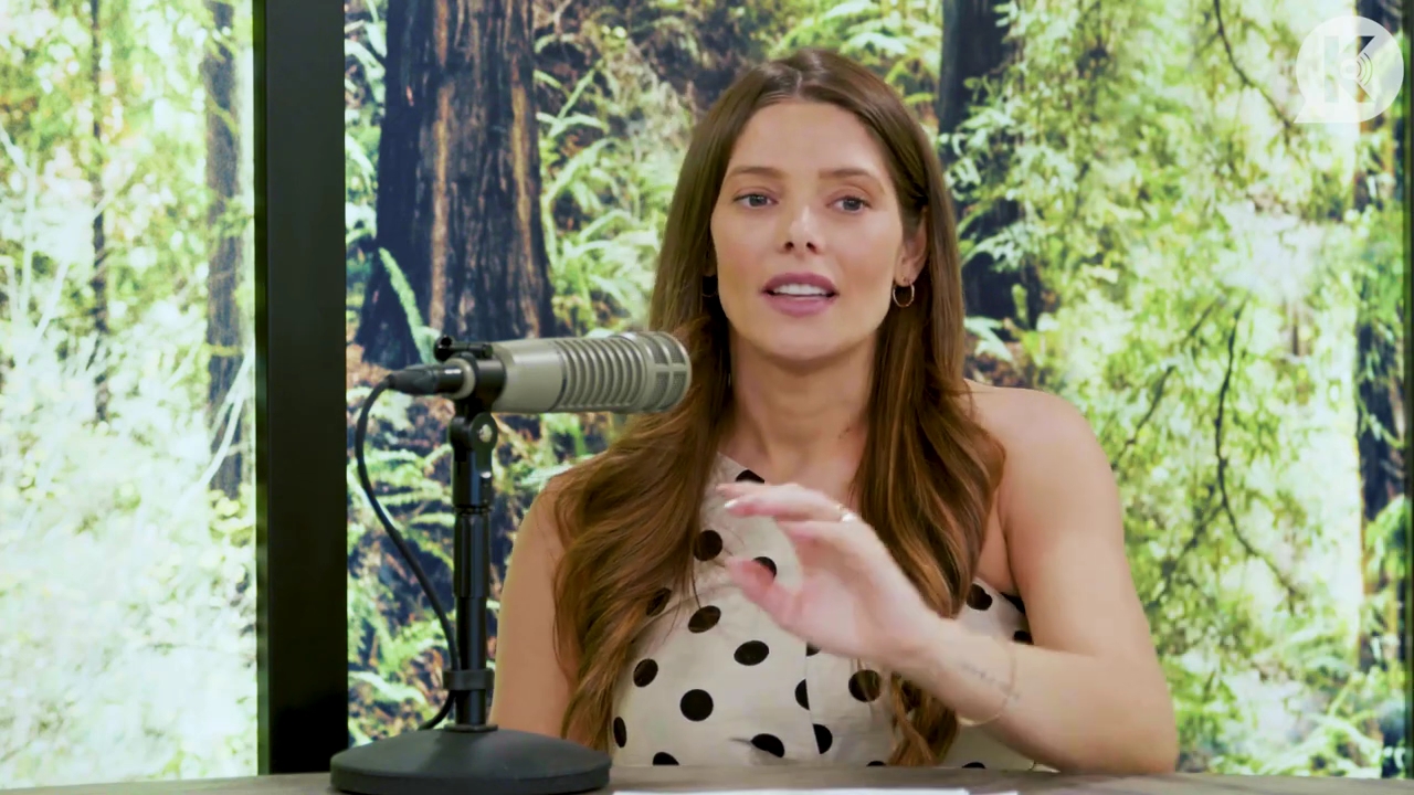 Ashley-Greene-dot-nl_TheTwilightEffect-BreakingDawnPart2-RewatchPart2of3-2155.jpg