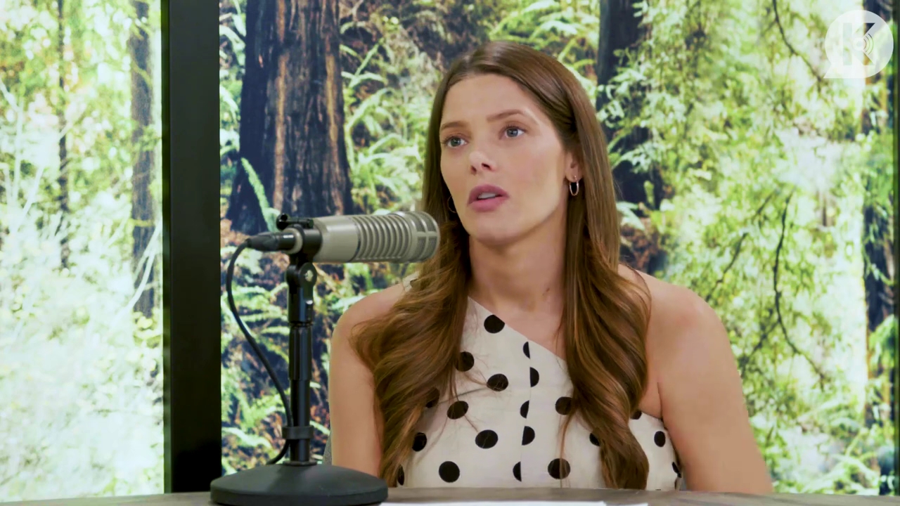 Ashley-Greene-dot-nl_TheTwilightEffect-BreakingDawnPart2-RewatchPart2of3-2183.jpg