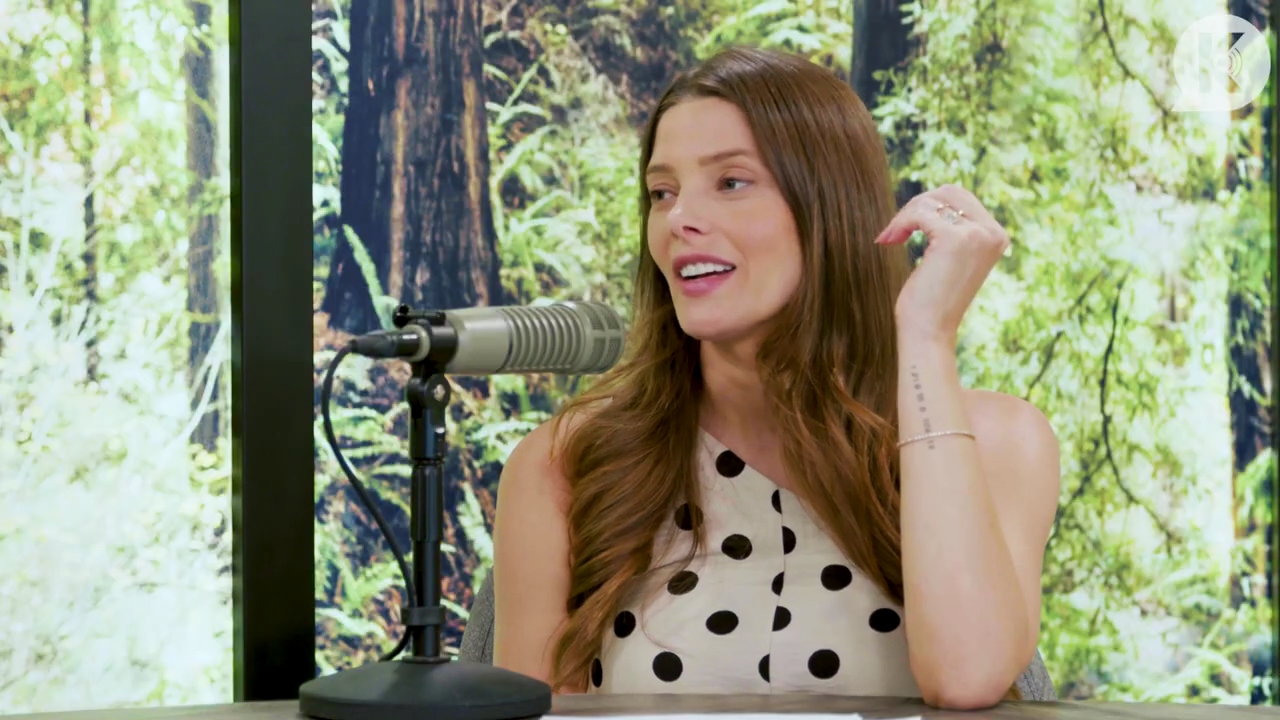 Ashley-Greene-dot-nl_TheTwilightEffect-BreakingDawnPart2-RewatchPart2of3-2233.jpg