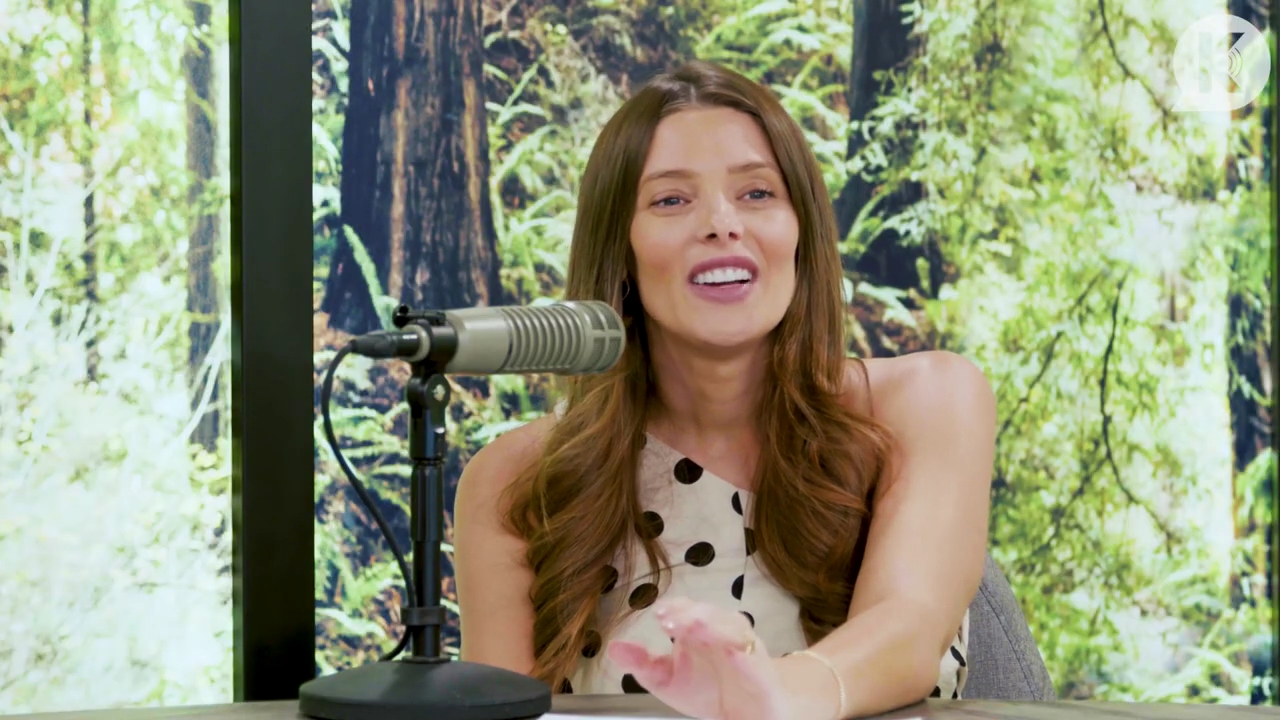 Ashley-Greene-dot-nl_TheTwilightEffect-BreakingDawnPart2-RewatchPart2of3-2293.jpg