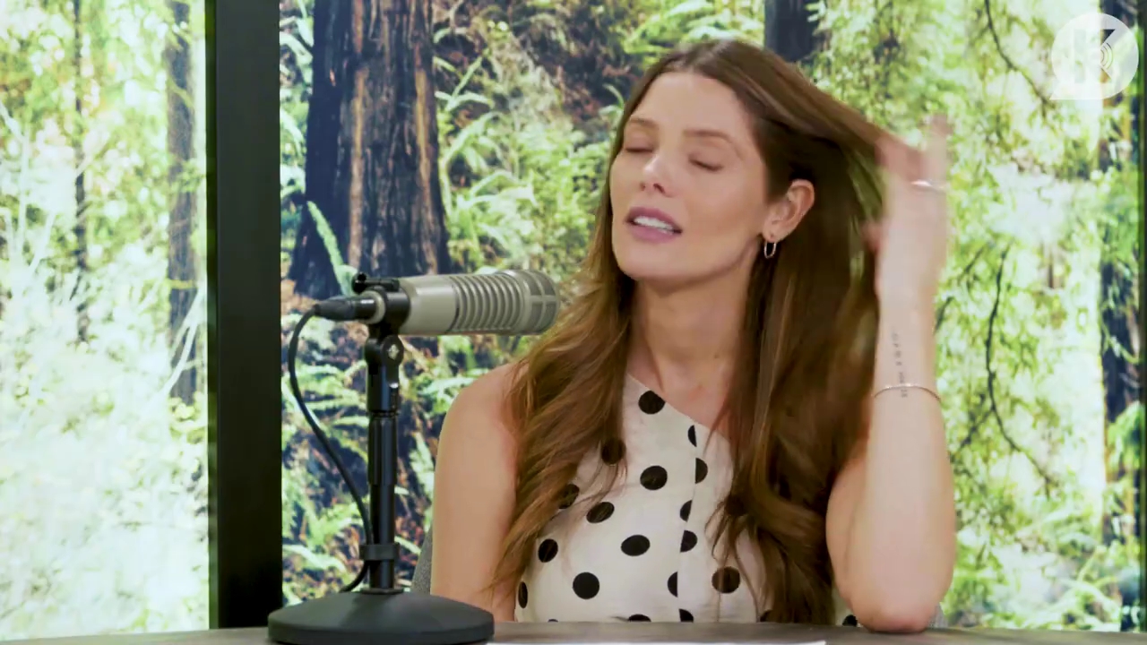 Ashley-Greene-dot-nl_TheTwilightEffect-BreakingDawnPart2-RewatchPart2of3-2306.jpg