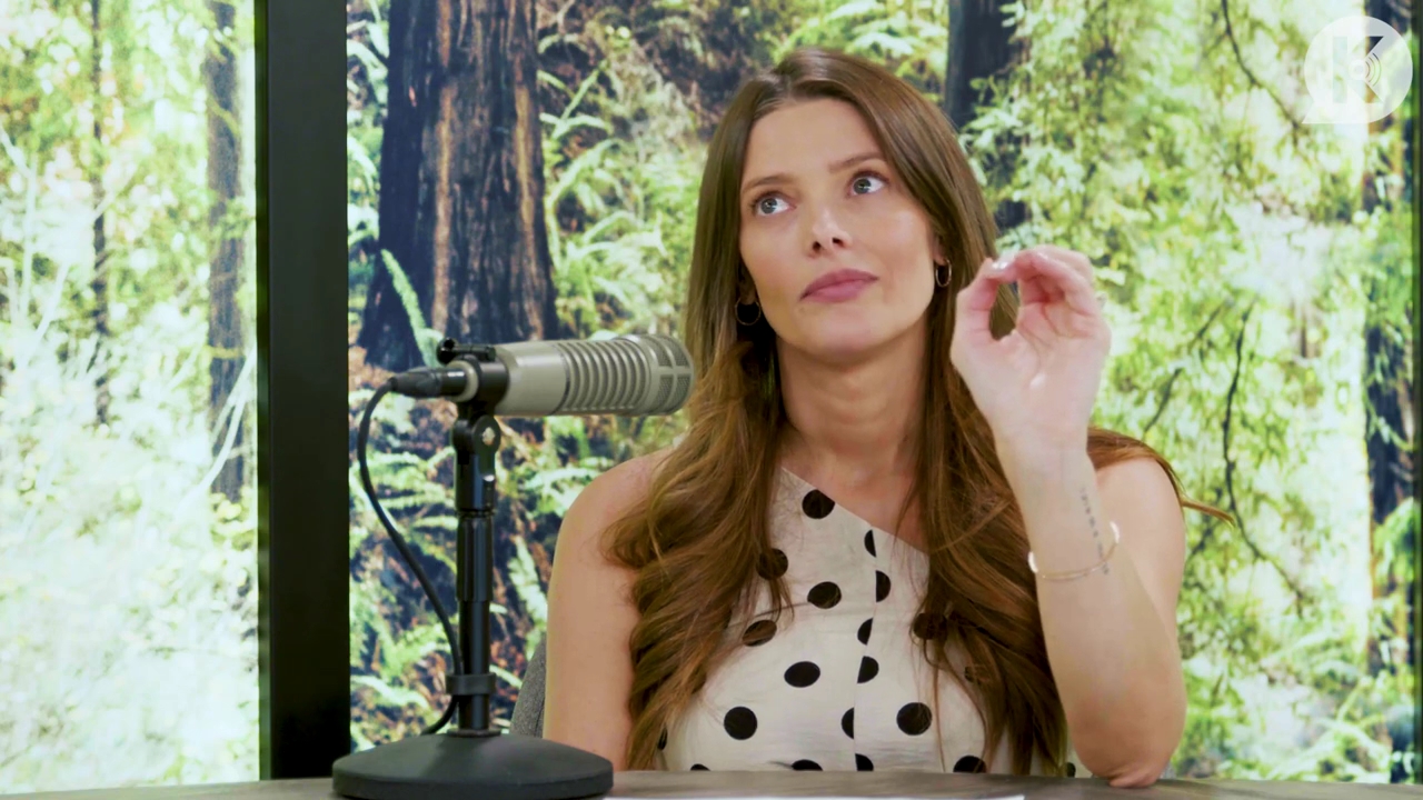Ashley-Greene-dot-nl_TheTwilightEffect-BreakingDawnPart2-RewatchPart2of3-2321.jpg